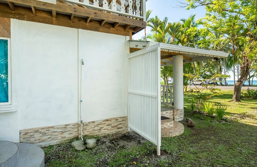 Casa Blanca Beachfront House With Shared Pool Access Pangea Lodge-1